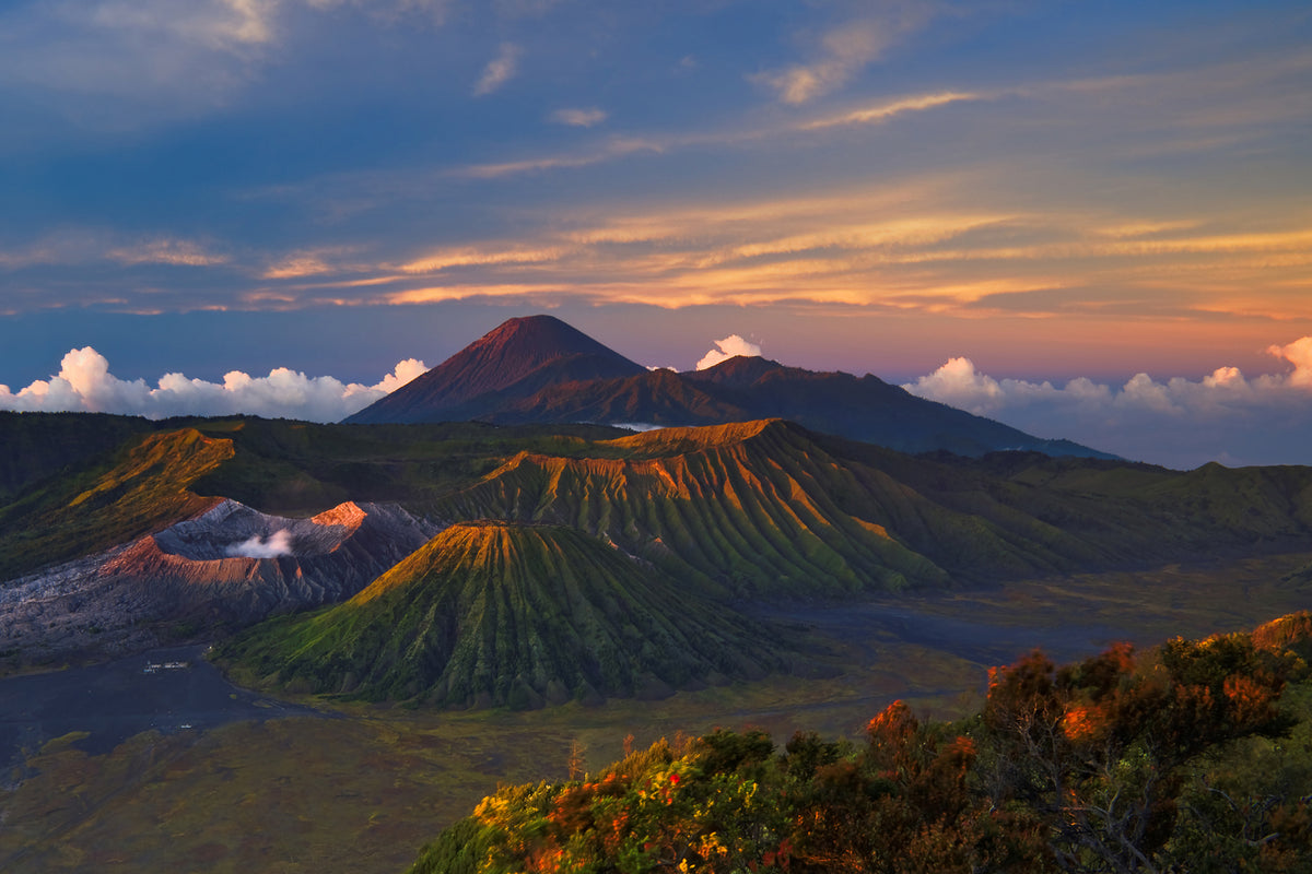 photo-wallpaper-volcano-dawn-x