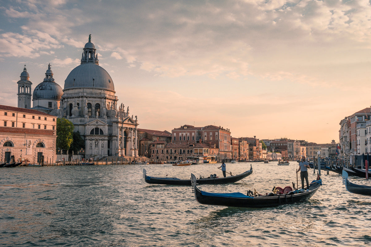 photo-wallpaper-at-the-canal-of-venice