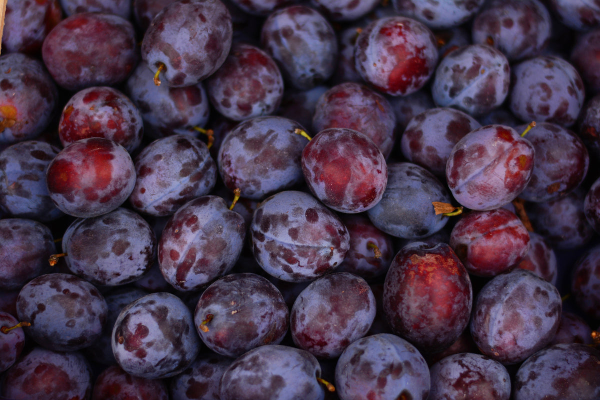 photo-wallpaper-fresh-plums