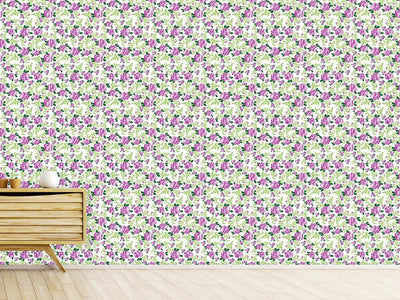 patterned-wallpaper-roses-in-violets-garden