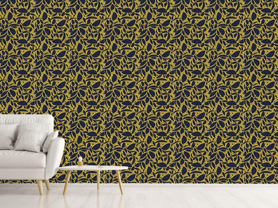 patterned-wallpaper-gold-leaf-silhouettes