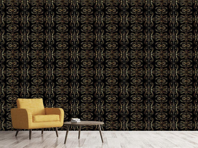 patterned-wallpaper-flourishes-in-gold