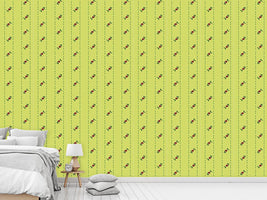 patterned-wallpaper-roses-on-green