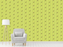 patterned-wallpaper-roses-on-green