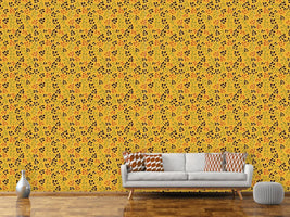 patterned-wallpaper-autumn-foliage-on-gold