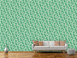 patterned-wallpaper-lucky-clover-on-white