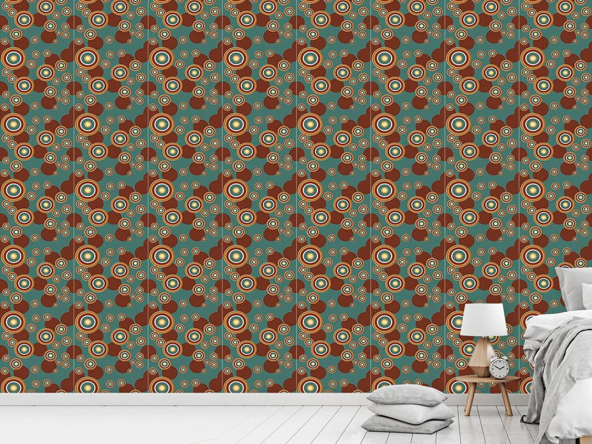 patterned-wallpaper-golden-buckler