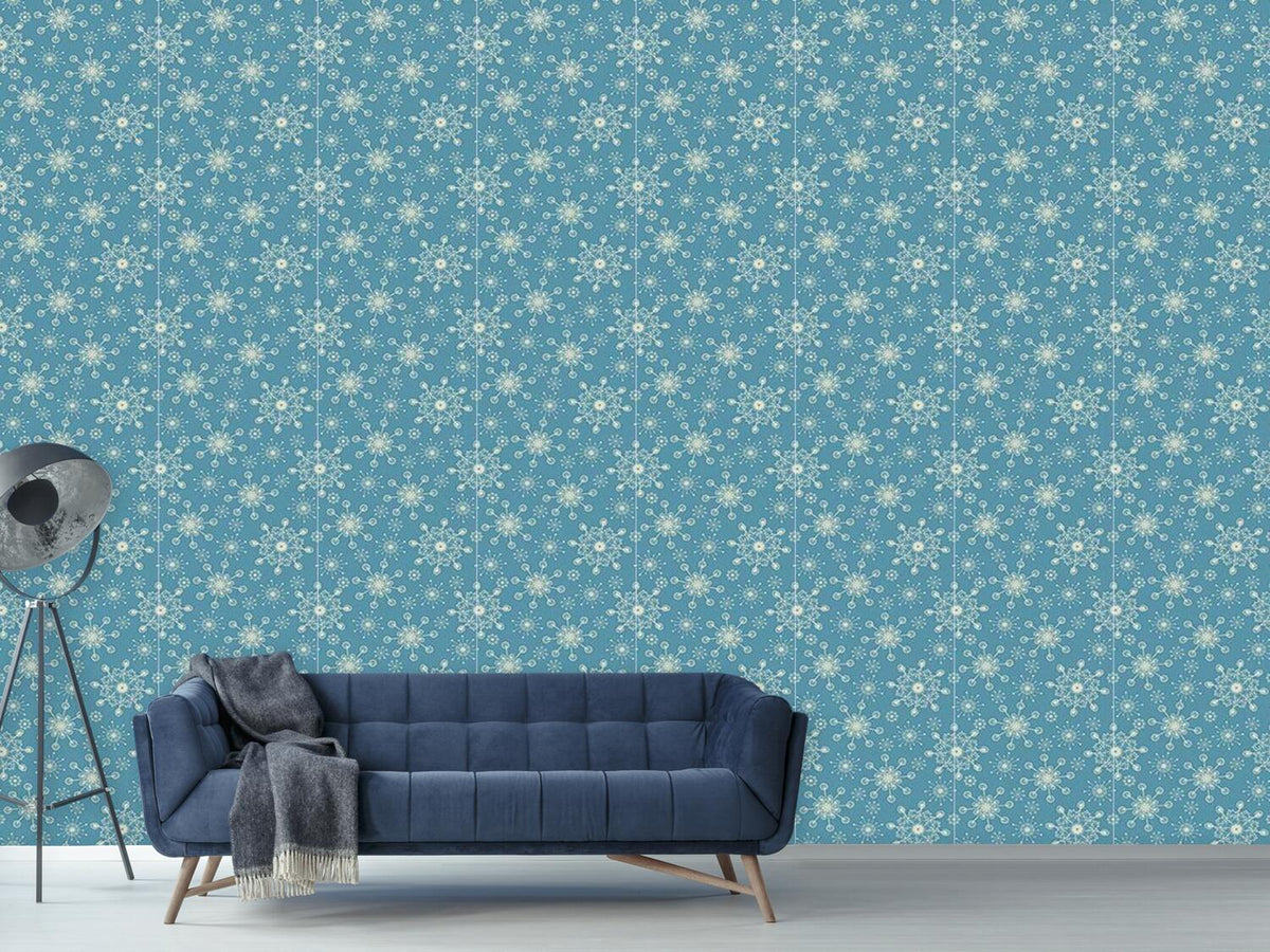 patterned-wallpaper-fantasy-snowflakes