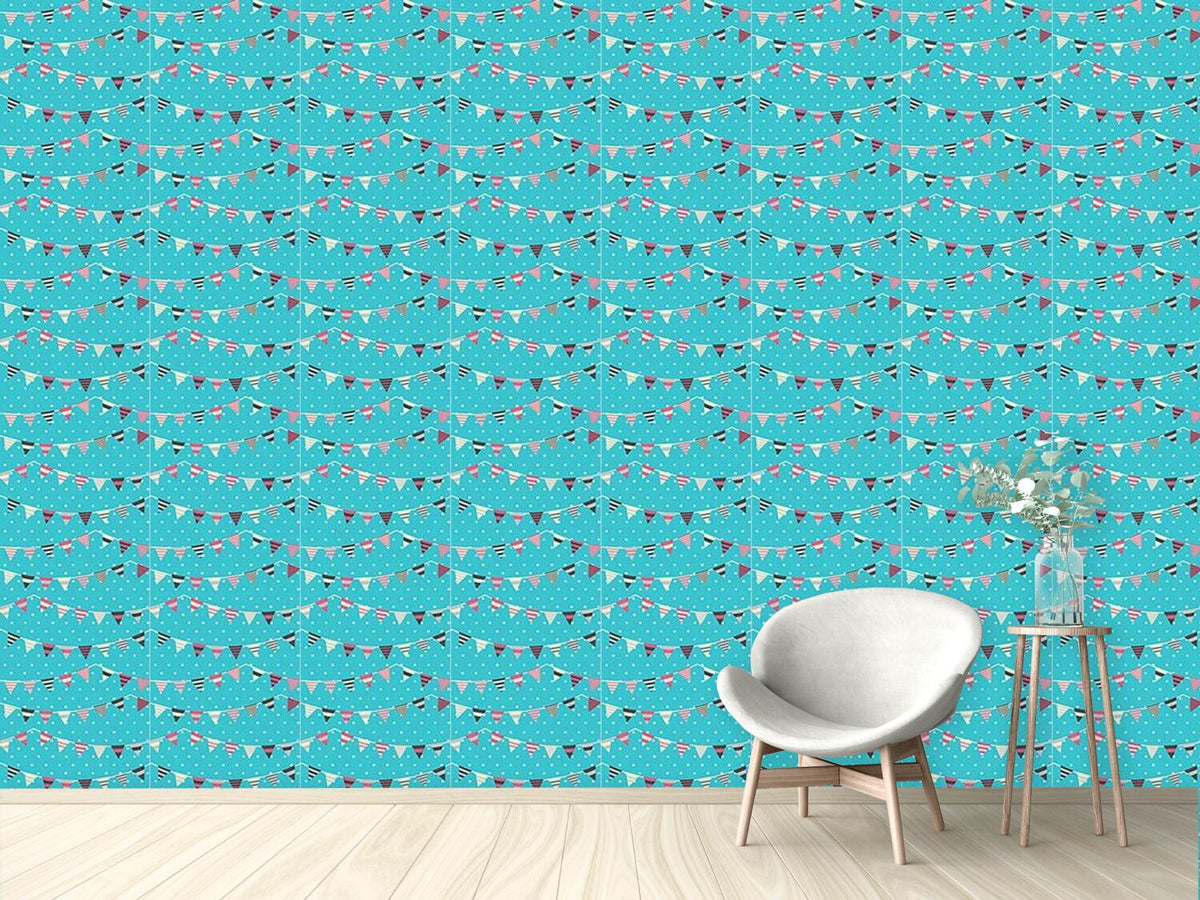 patterned-wallpaper-garlands-on-polkadots