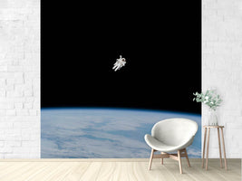 photo-wallpaper-lonely-astronaut-in-space