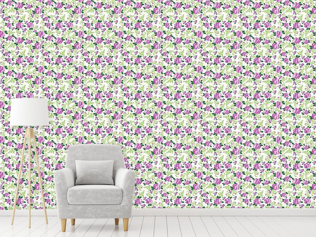 patterned-wallpaper-roses-in-violets-garden